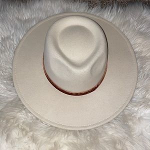 Wide brim boater hat with velvet band